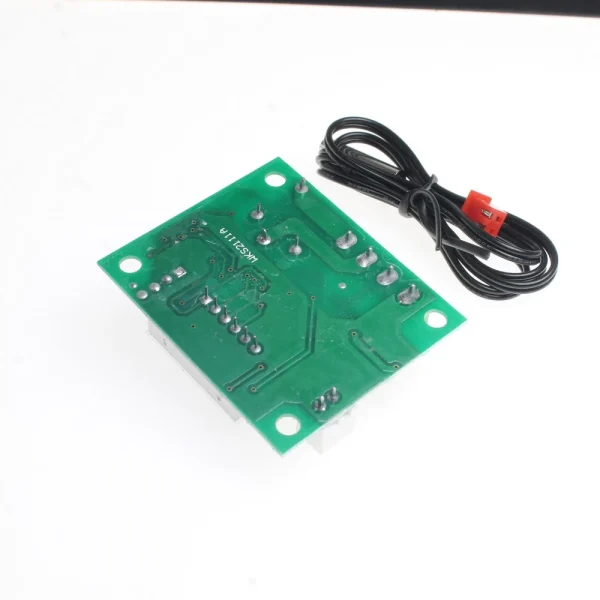 ماژول کنترلر دما XH-W1209 به همراه نمایشگر دیجیتال